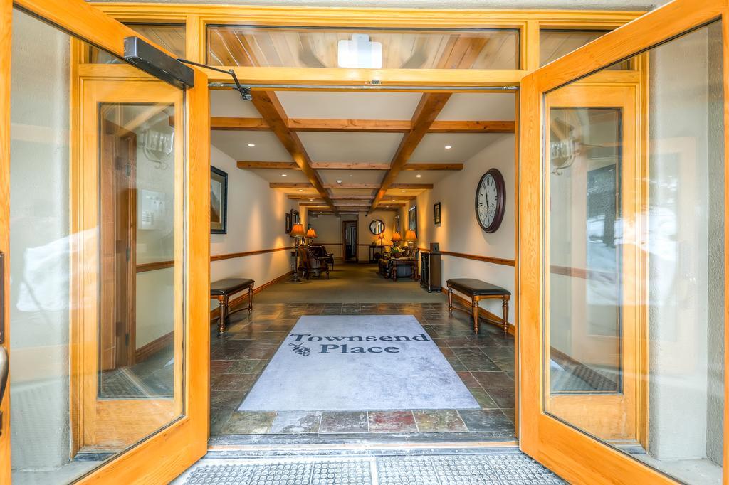 Townsend Place Бийвър Крийк Екстериор снимка